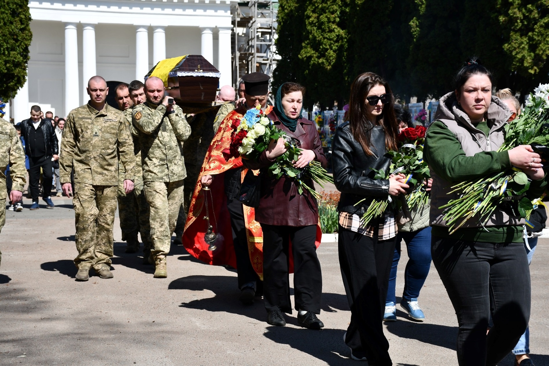 Ніжинська громада попрощалася із загиблим воїном Сергієм Дирдою