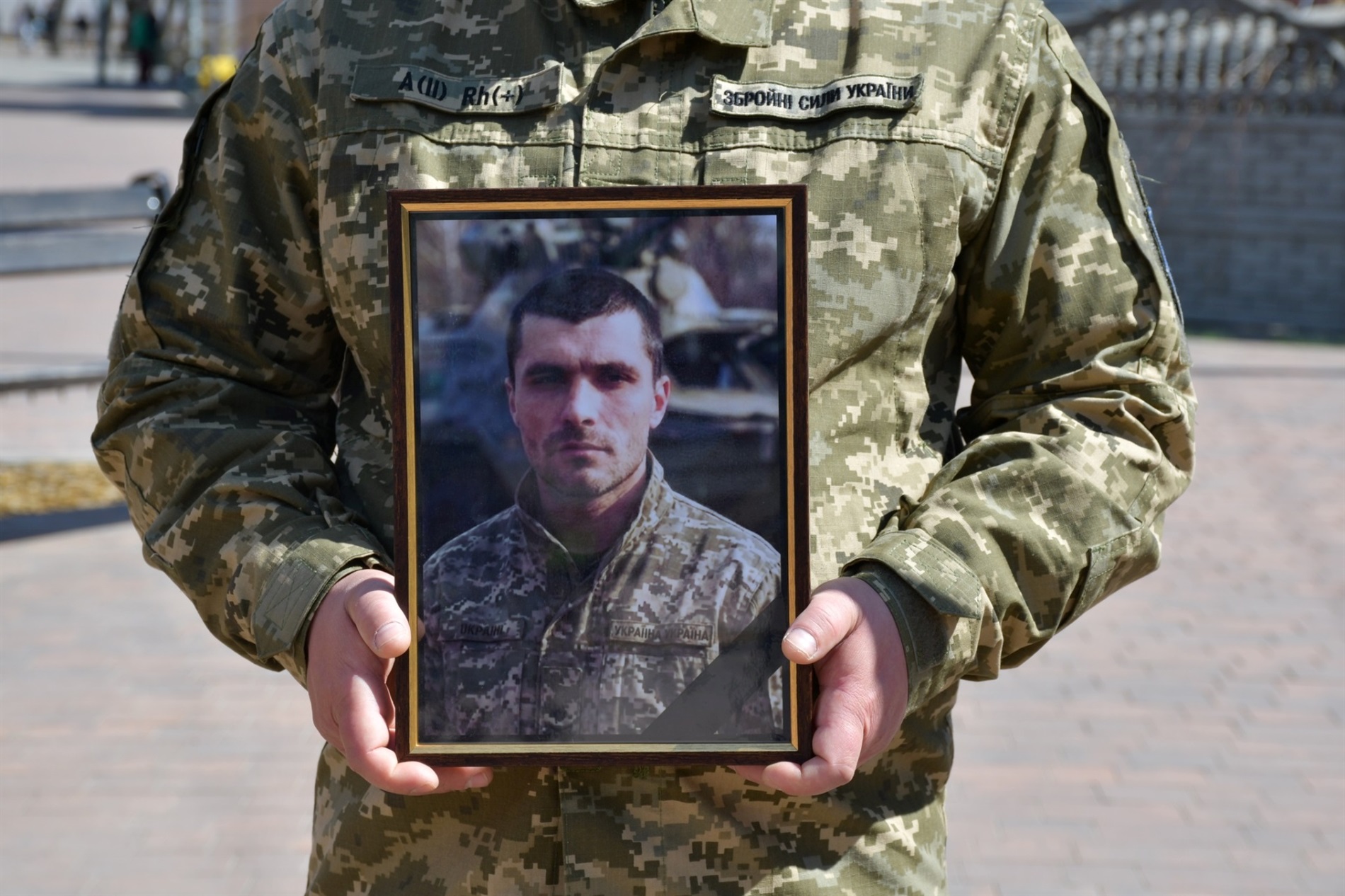 Ніжинська громада попрощалася із загиблим воїном Сергієм Дирдою