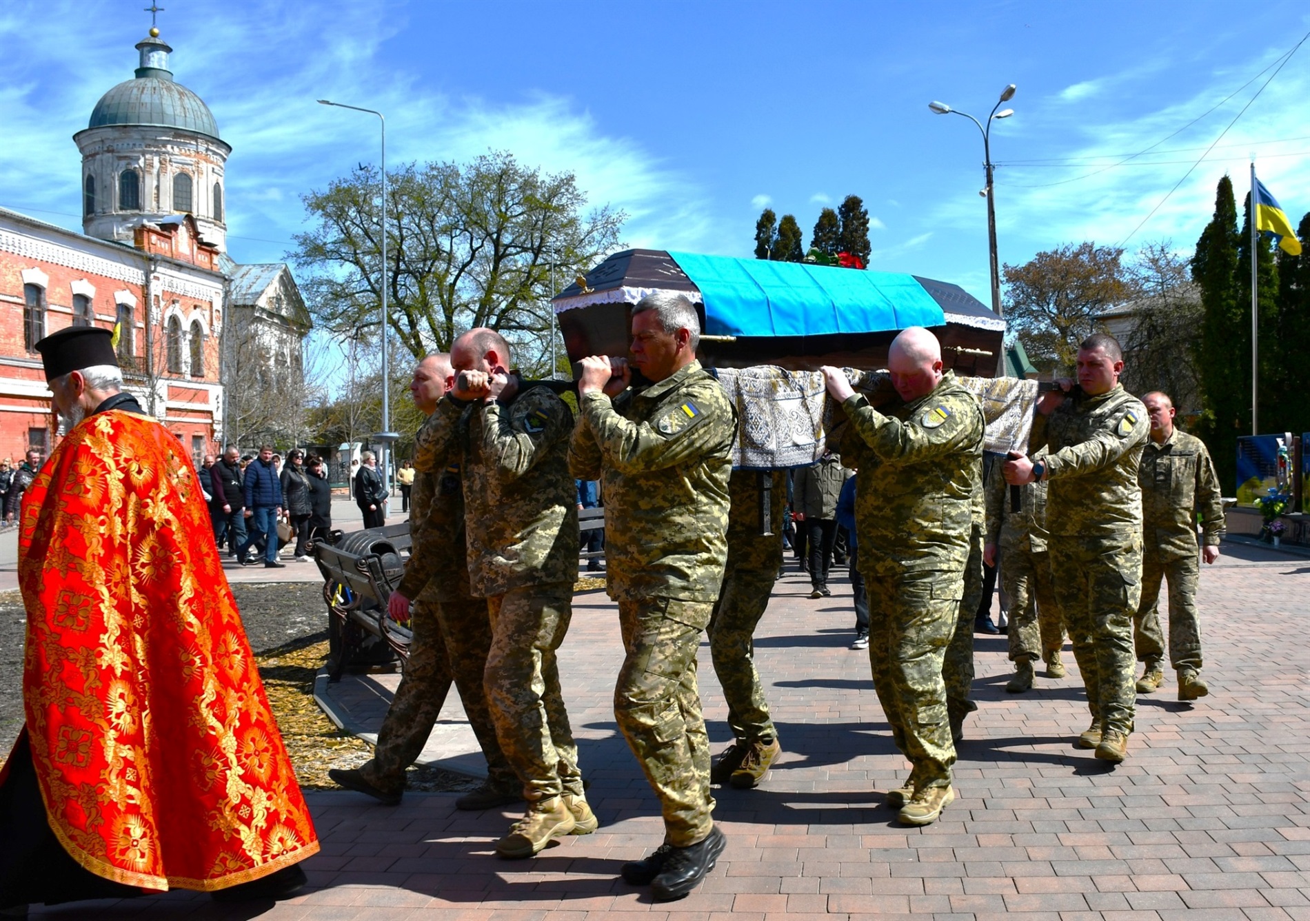 Ніжинська громада попрощалася із загиблим воїном Сергієм Дирдою