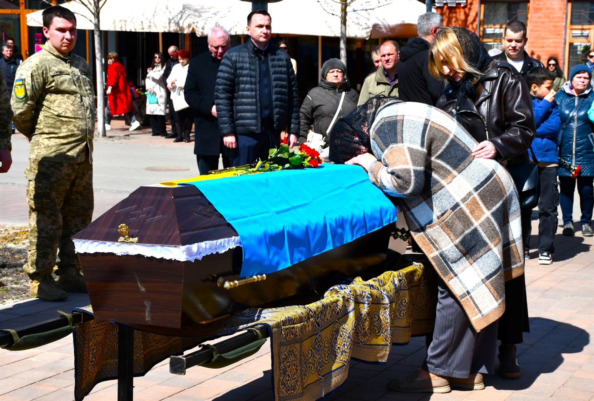 Ніжинська громада попрощалася із загиблим воїном Сергієм Дирдою