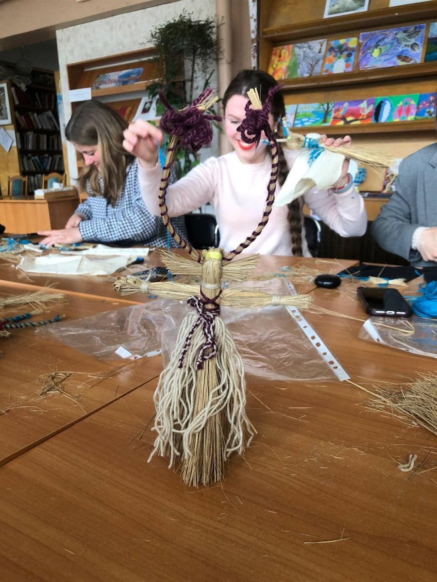 У бібліотеці створювали оберіг своїми руками