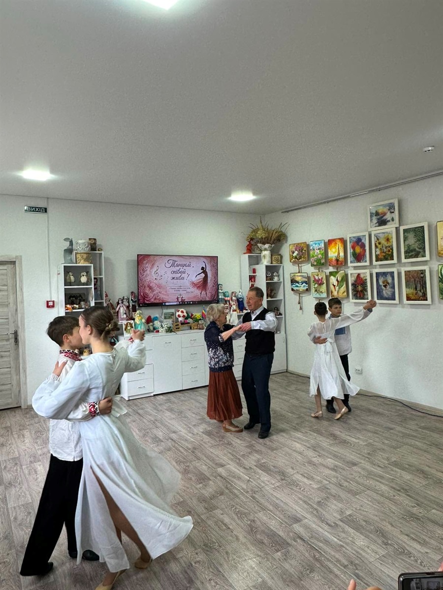 В терцентрі відбувся яскравий захід до Міжнародного дня танцю «Танцюй, співай, живи!»