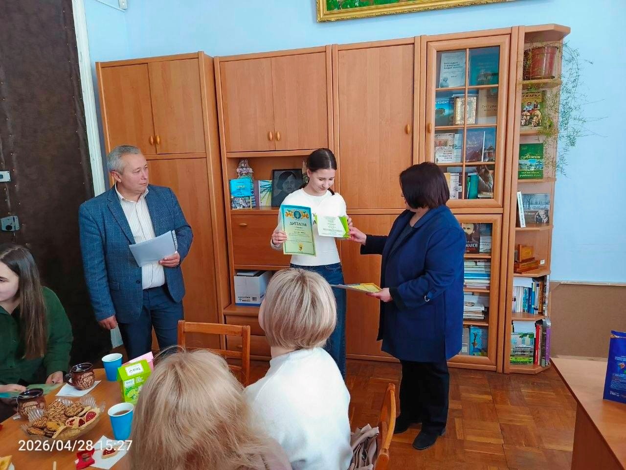 Вітаємо юних ніжинських дослідниць!