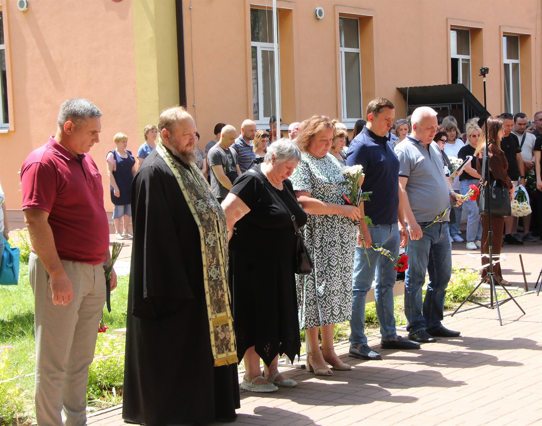 Ще одна стела Пам'яті в гімназії № 10 . Світла пам'ять нашим Захисникам!