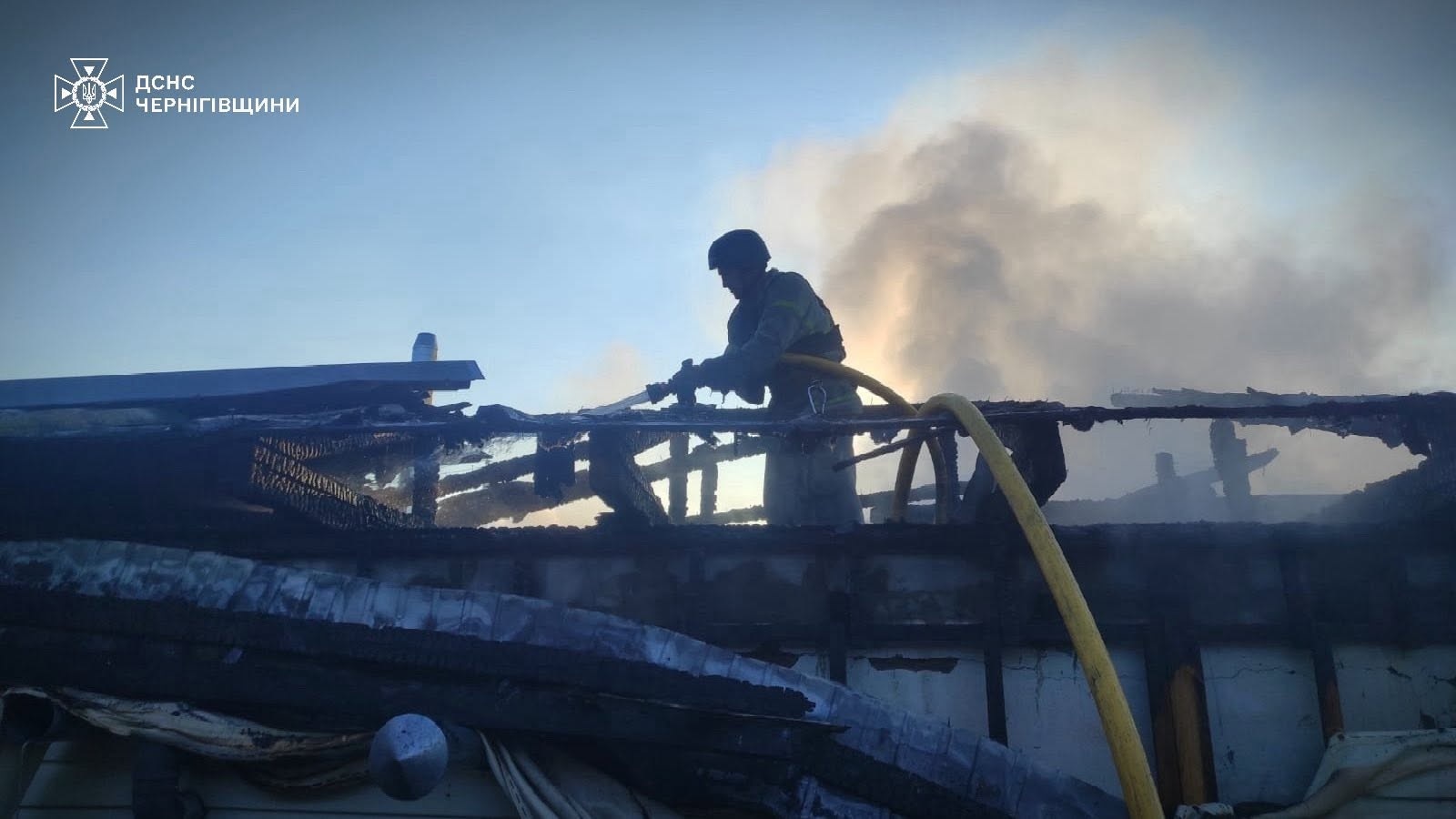 У Ніжинському районі ворожий БпЛА влучив у житловий будинок