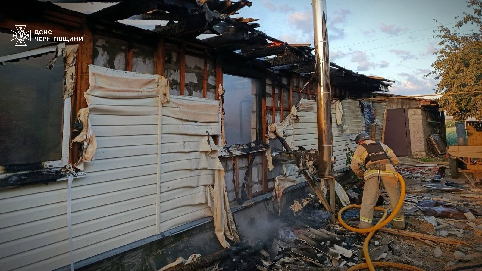 У Ніжинському районі ворожий БпЛА влучив у житловий будинок