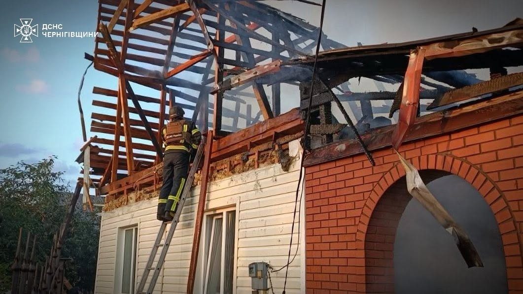 У Ніжинському районі ворожий БпЛА влучив у житловий будинок