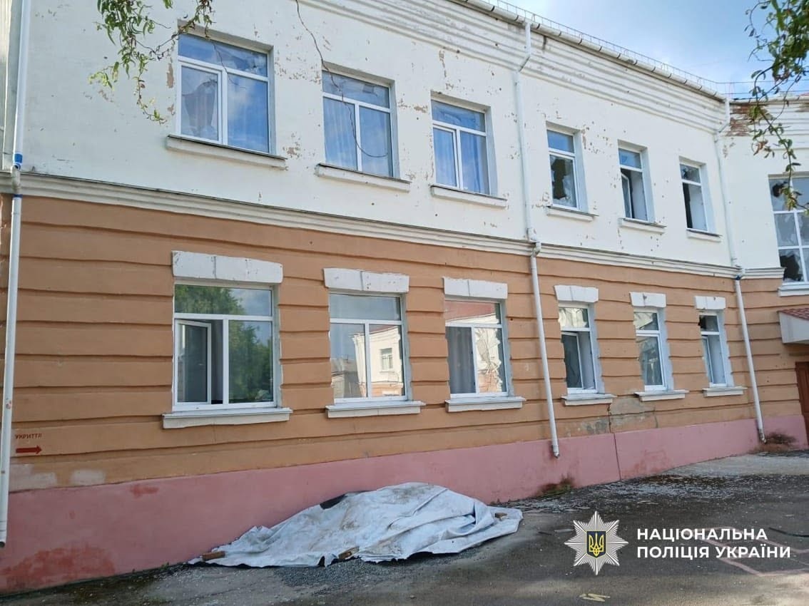 У Ніжинському районі ворожий БпЛА влучив у житловий будинок