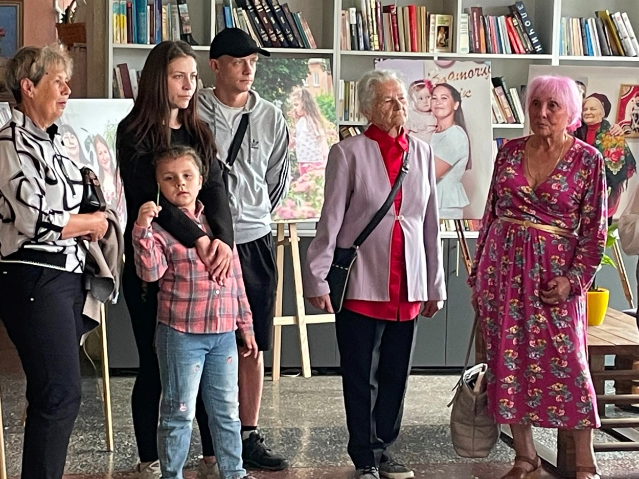 Фотовиставка «Єдність поколінь»: пам'ять, традиції, майбутнє