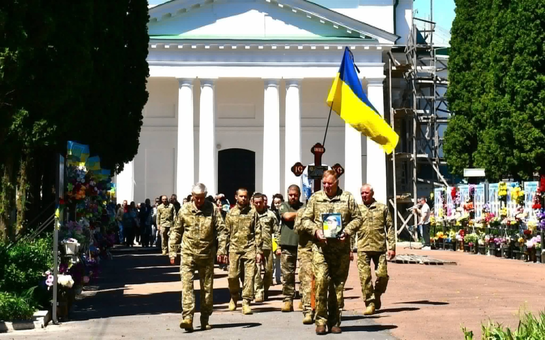 ГІДНІСТЬ ОСТАННЬОЇ ШАНИ: ПРО ПАМ’ЯТЬ, ВДЯЧНІСТЬ ТА ПОВАГУ ДО ЗАГИБЛИХ ЗАХИСНИКІВ