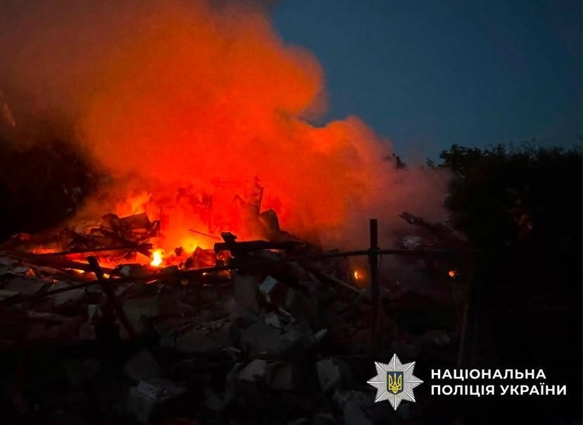 Поліція документує наслідки ворожої атаки на Чернігівщині: є постраждалі