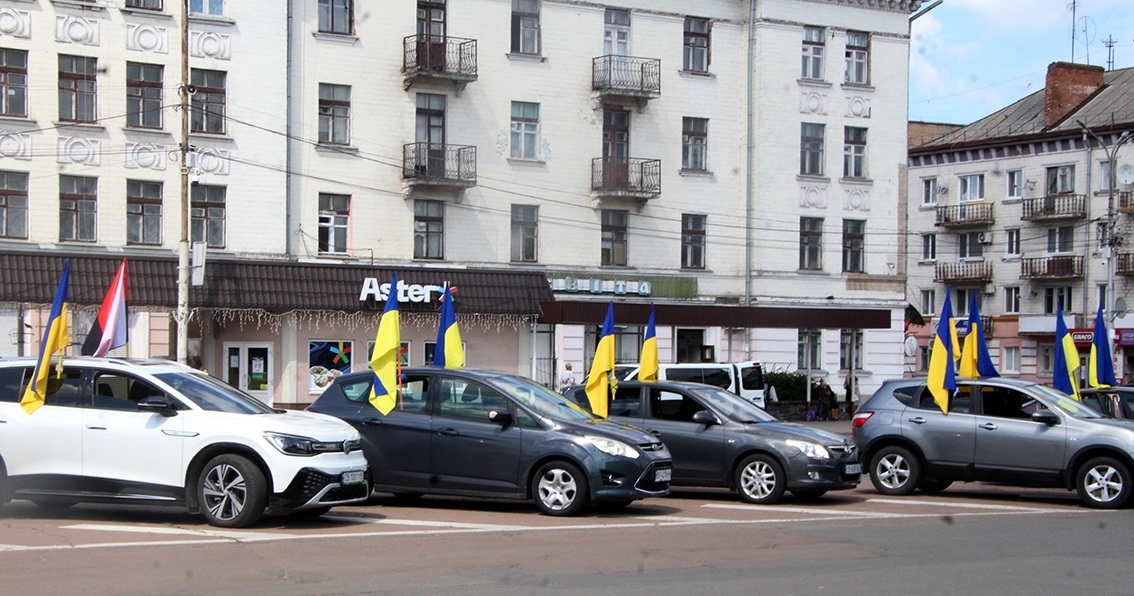 Ніжинська громада прощалася із загиблим воїном Музикою Русланом Миколайовичем