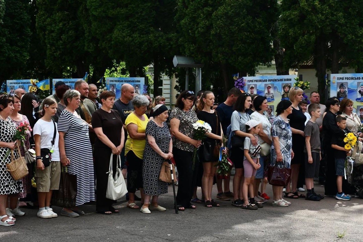 У День Української Державності на Алеї Героїв у Ніжині відкрили ще два стенди Захисникам