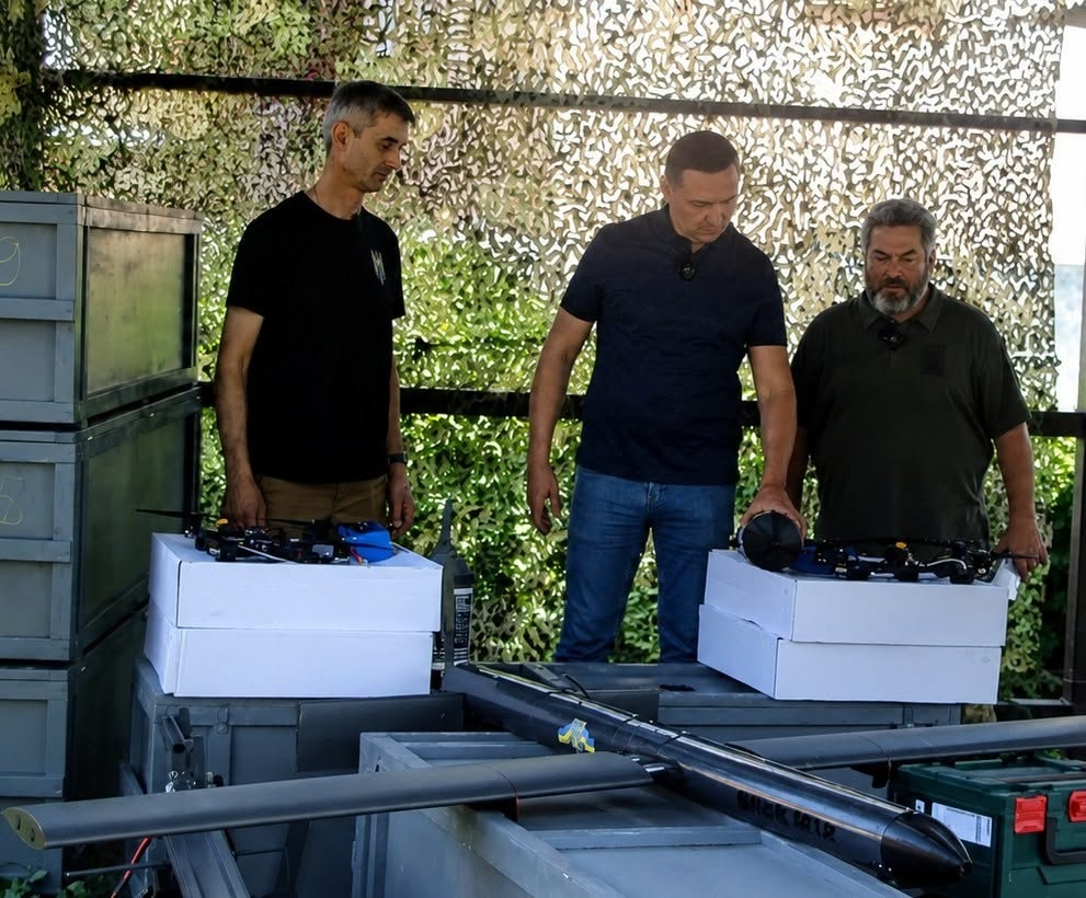 Ніжинська громада передала військовим чергову партію необхідного обладнання