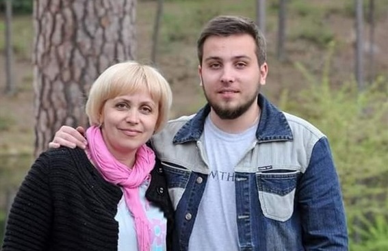 Мама Наталія з старшим сином Віталієм