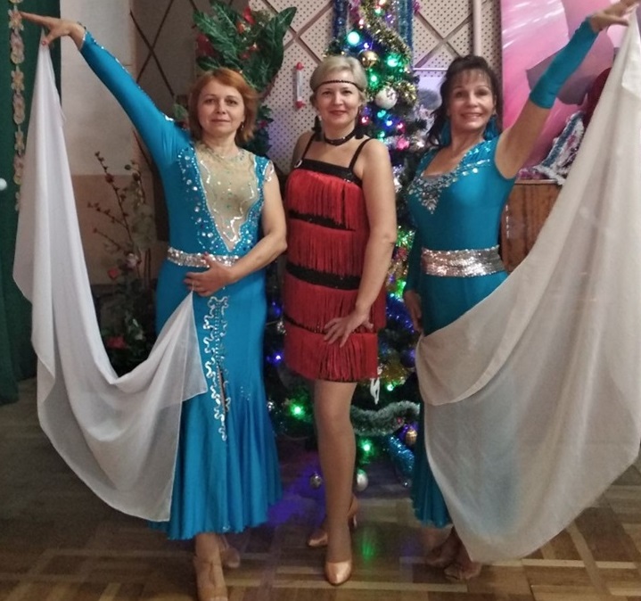 Наталія - перша праворуч